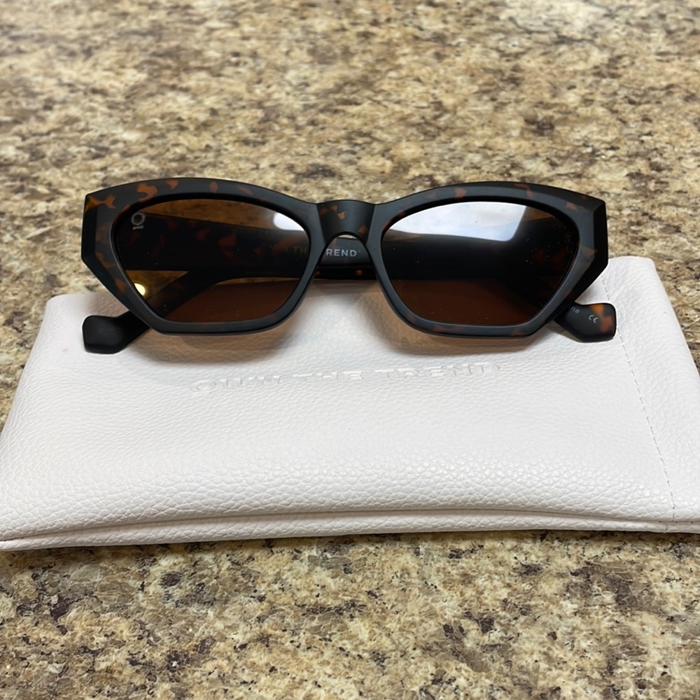 Own The Trend Sunglasses. Brown/Amber Print. NEW IN CASE